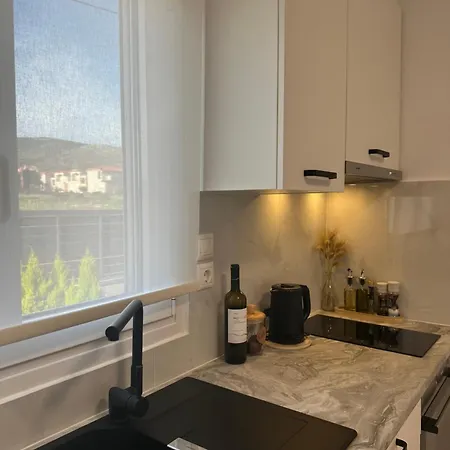 Taras Feriehus Karavádhos