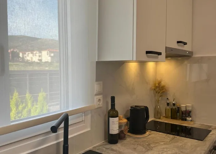 Taras Feriehus Karavádhos