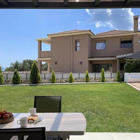 Taras Hébergement de vacances Karavádhos